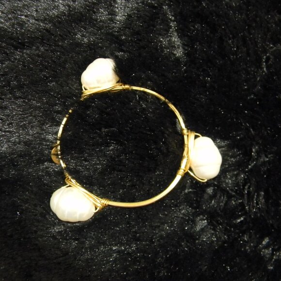 Bourbon & Bowties Pearl Bracelet Bangle Statement Goldtone EUC - Picture 4 of 5